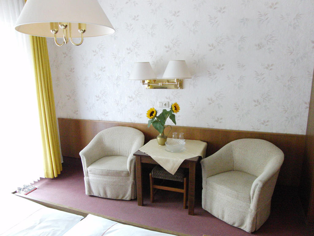 Hotel Olympia Bad Orb Quarto foto